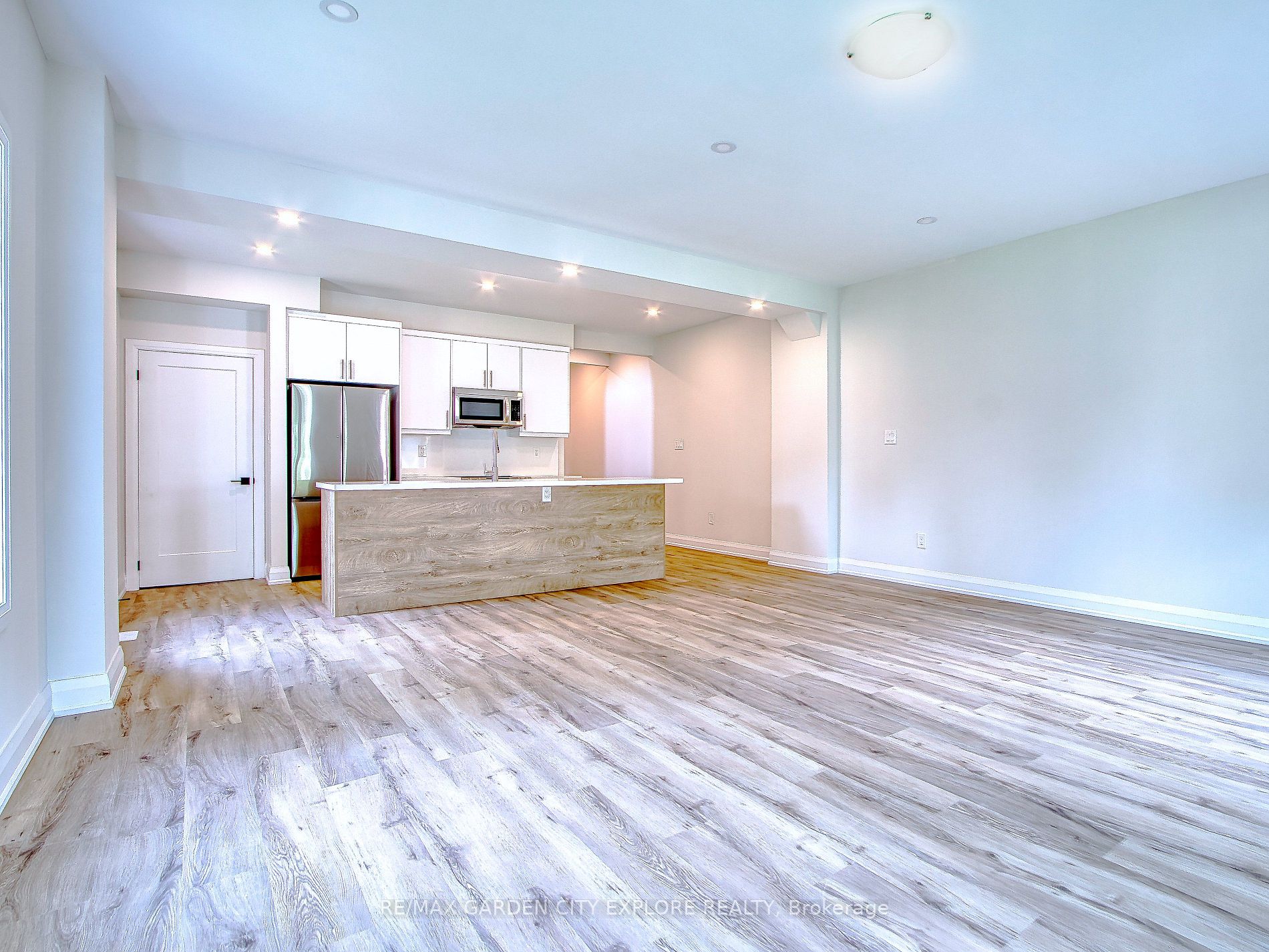 13 Valley Rd, #4-Upper