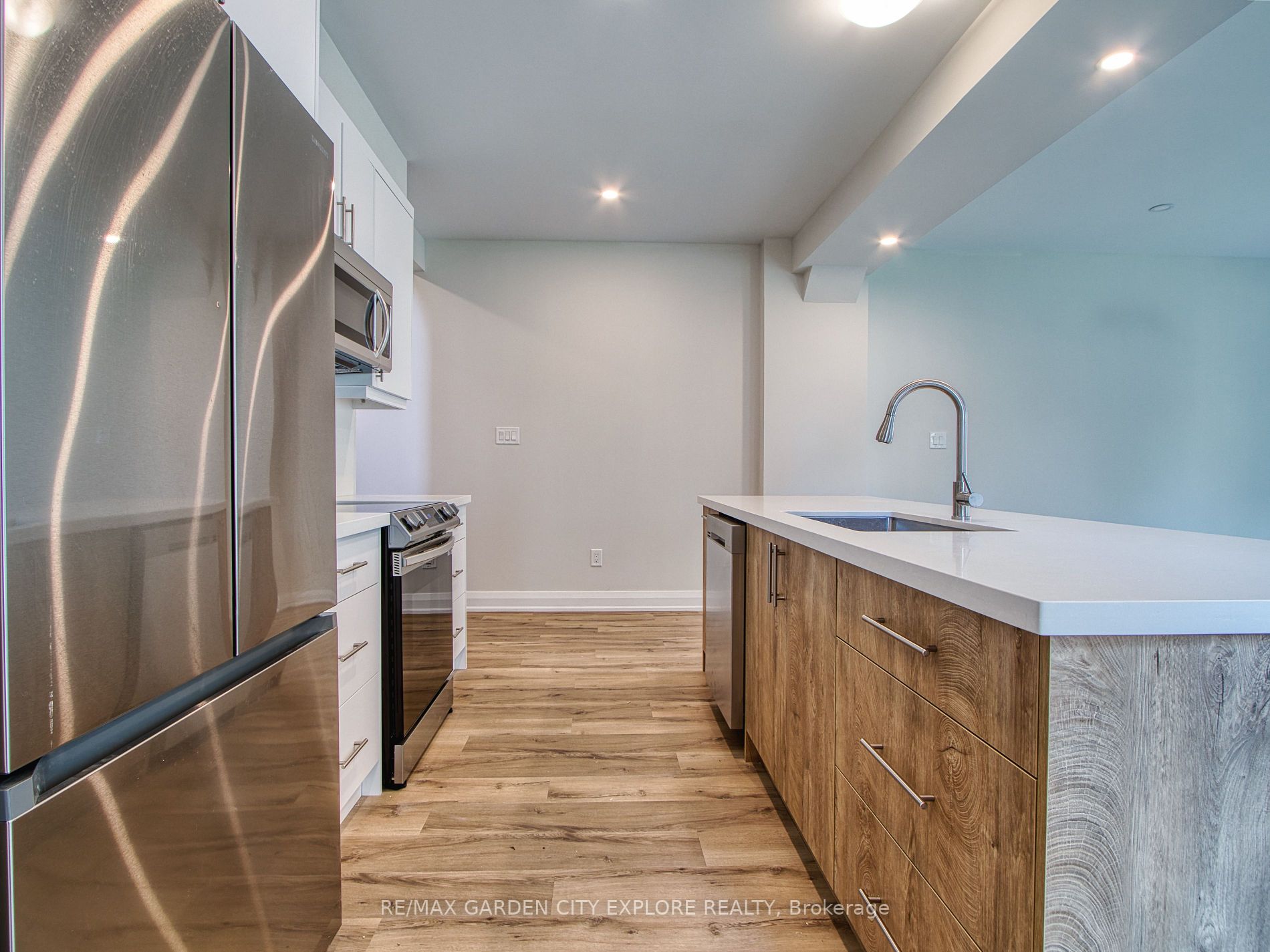13 Valley Rd, #4-Upper