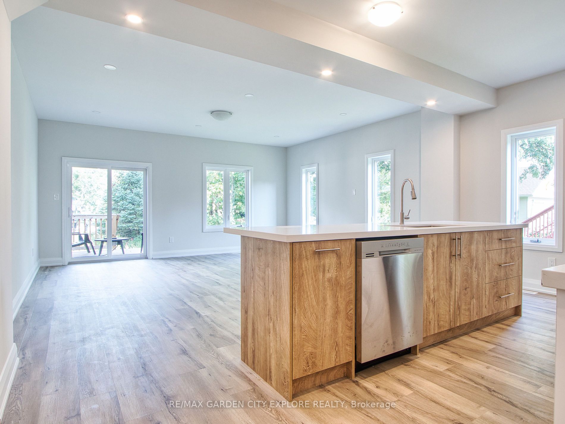 13 Valley Rd, #4-Upper