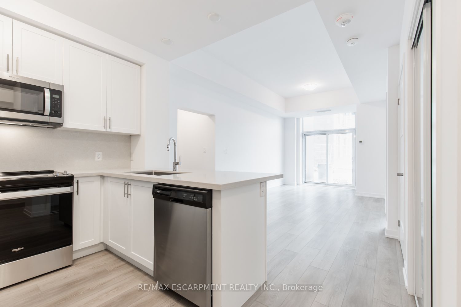 460 Dundas St E, #116