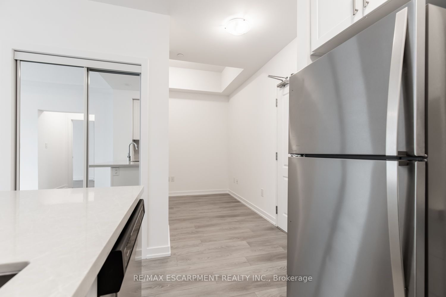 460 Dundas St E, #116