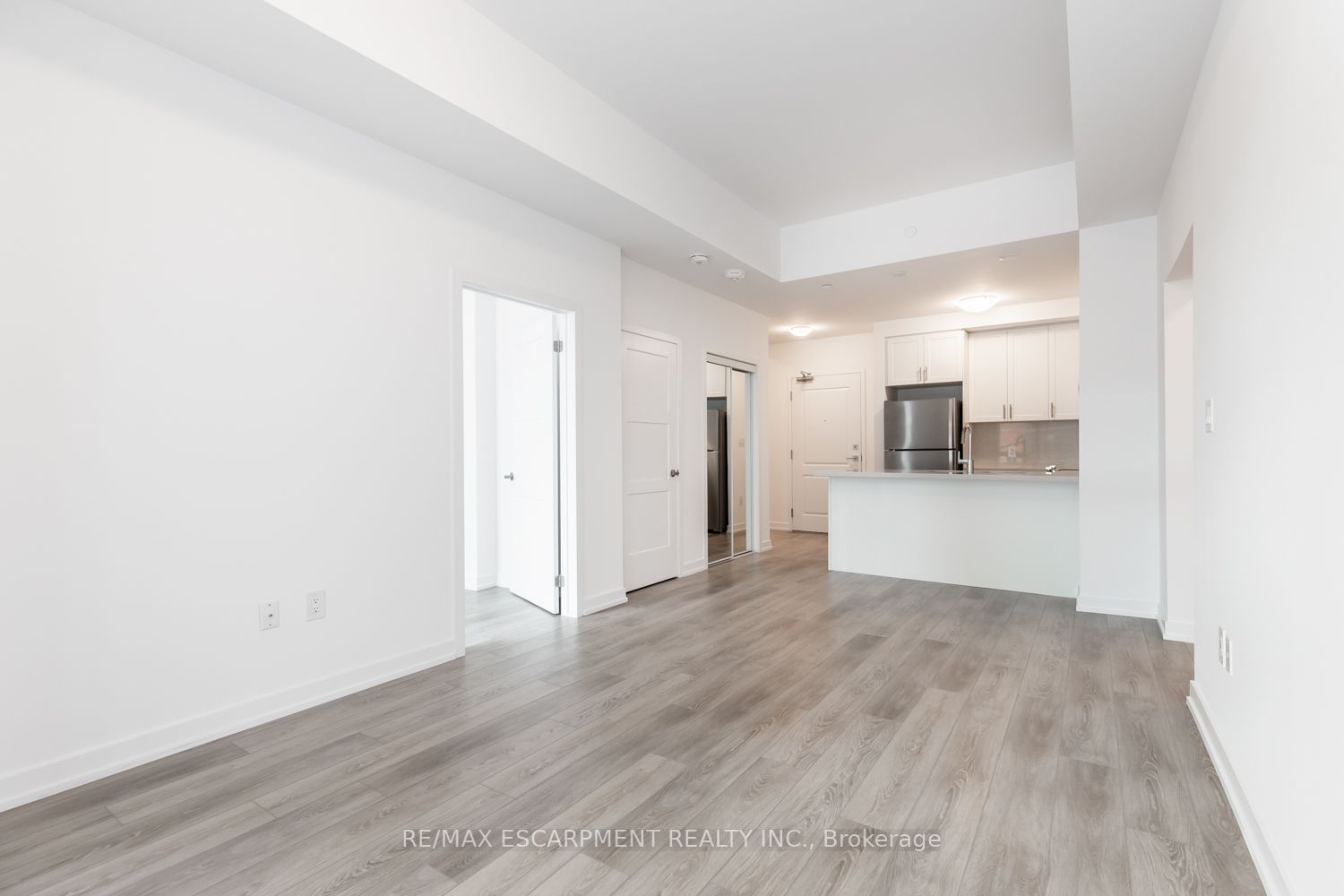 460 Dundas St E, #116