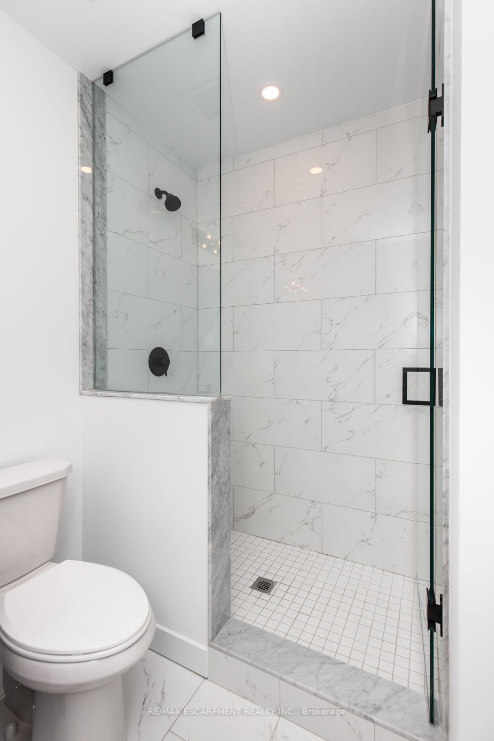 460 Dundas St E, #116