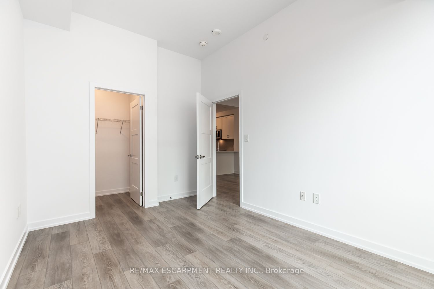 460 Dundas St E, #116