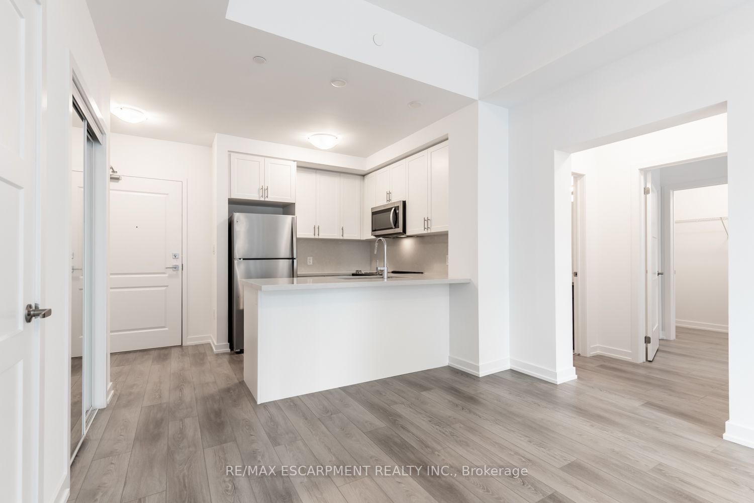 460 Dundas St E, #116