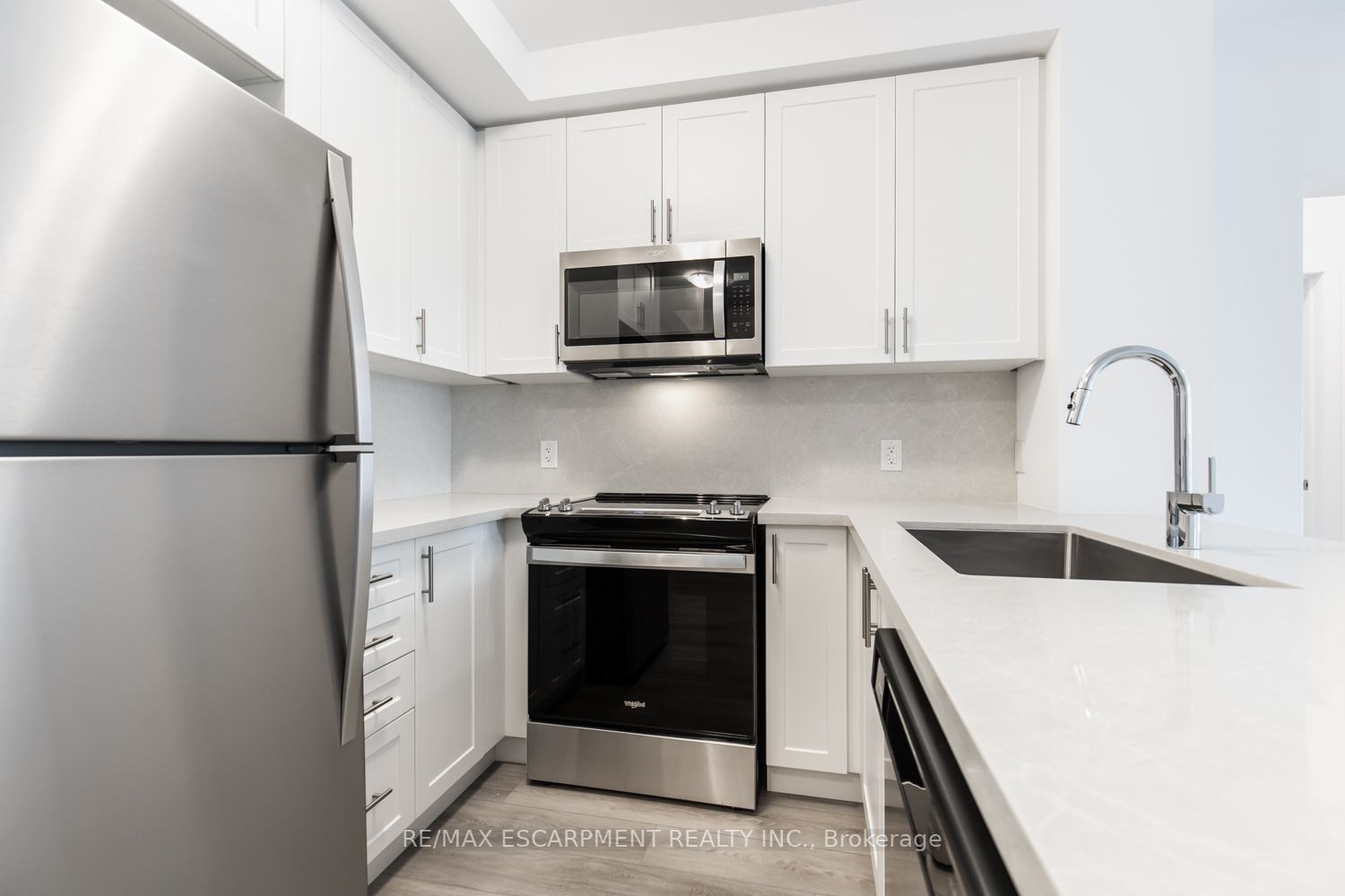 460 Dundas St E, #116