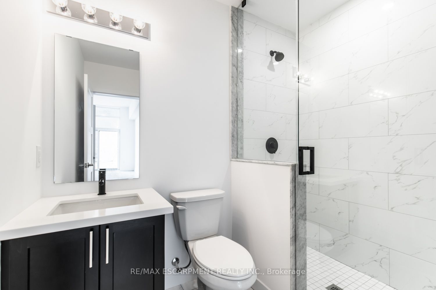 460 Dundas St E, #116