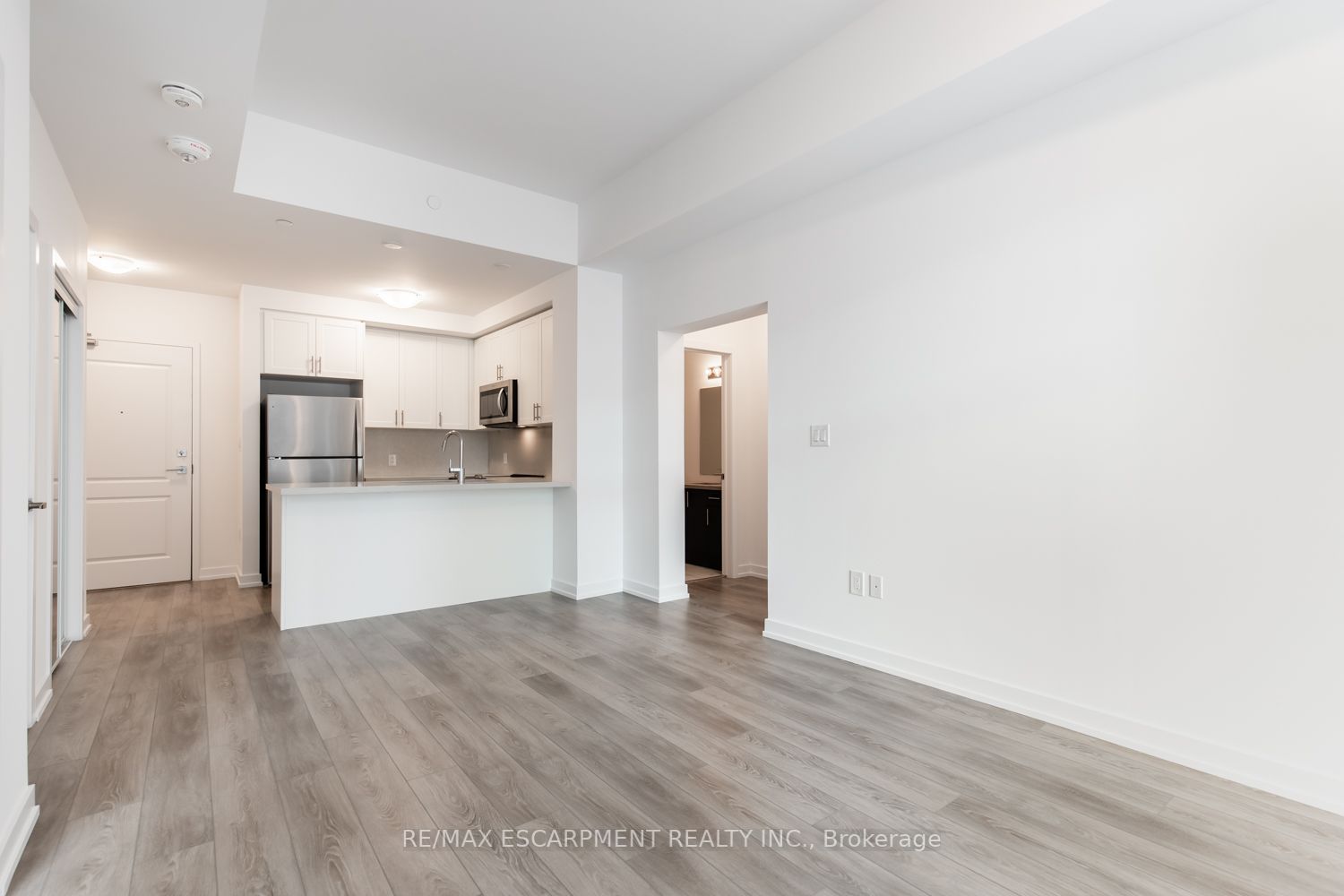 460 Dundas St E, #116