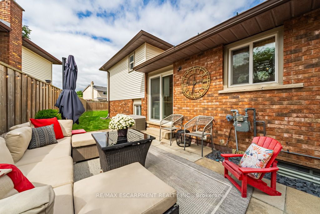 225 Athenia Dr