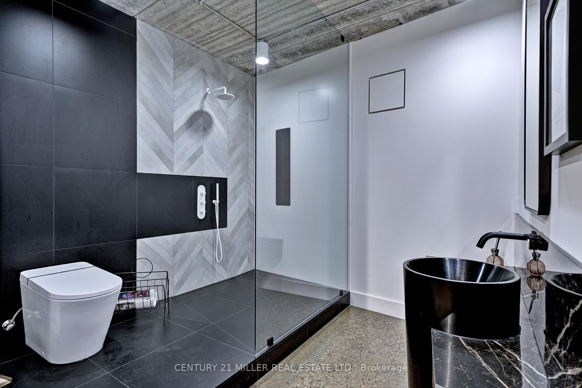 15 Colbourne St