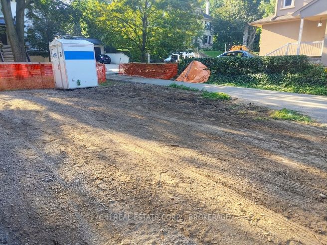 4B Turner Ave