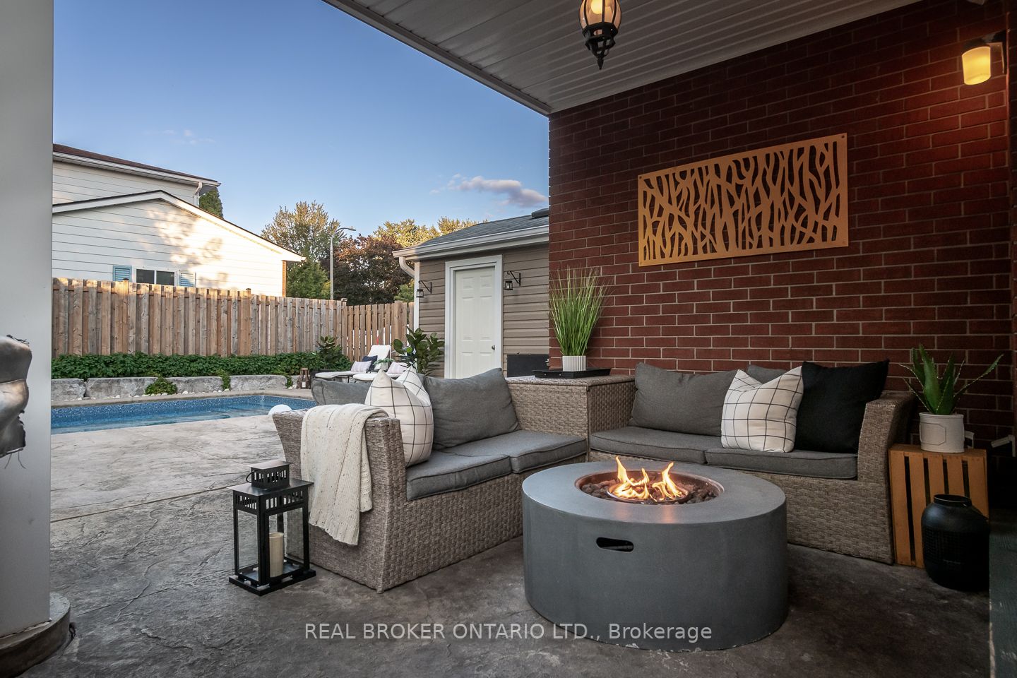 4 Forest Glen Crescent