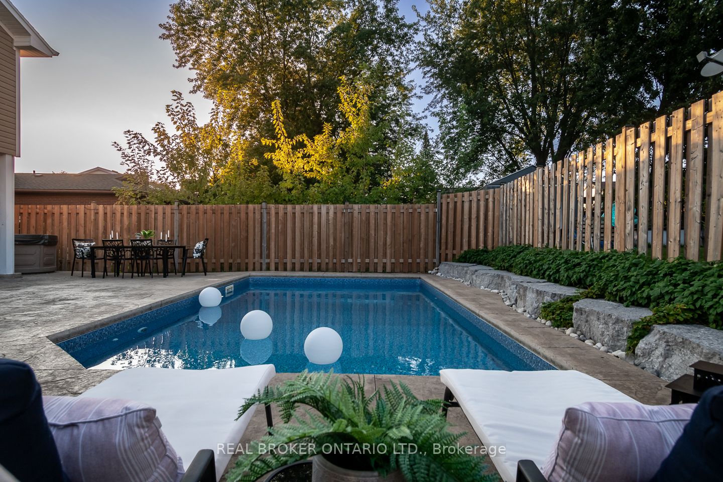 4 Forest Glen Crescent