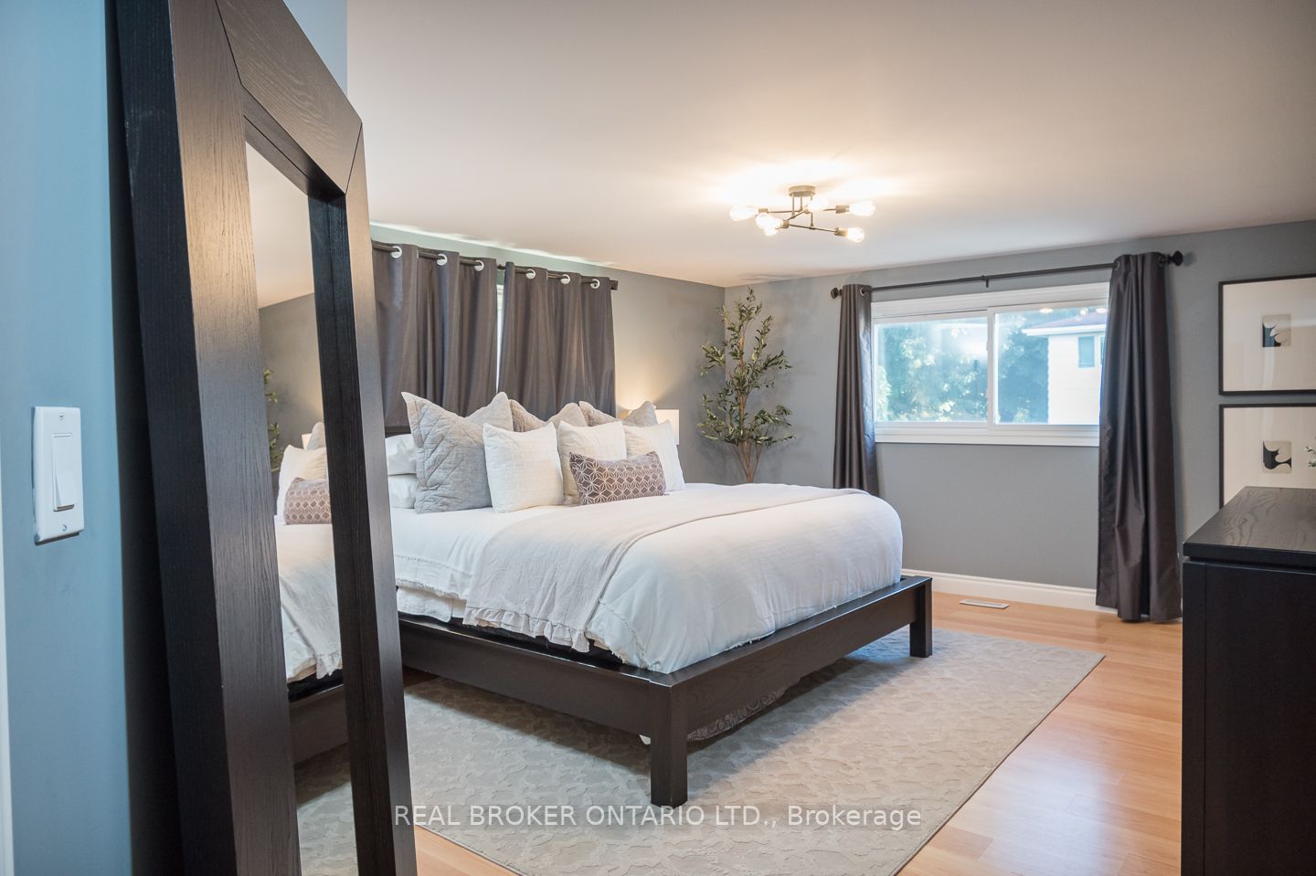 4 Forest Glen Crescent