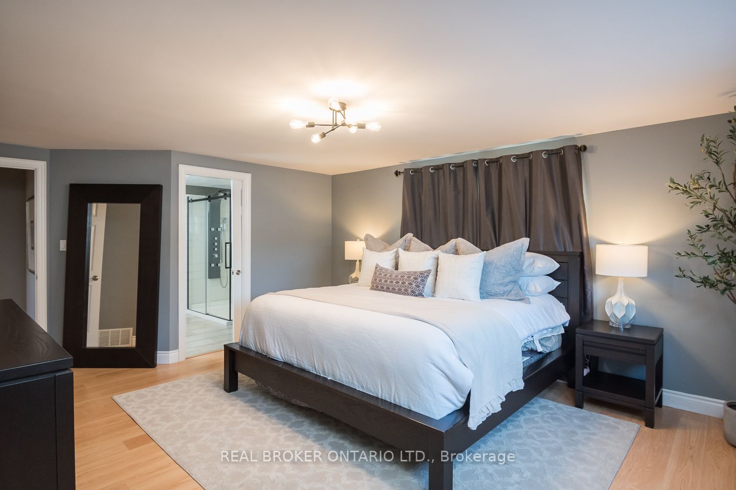 4 Forest Glen Crescent