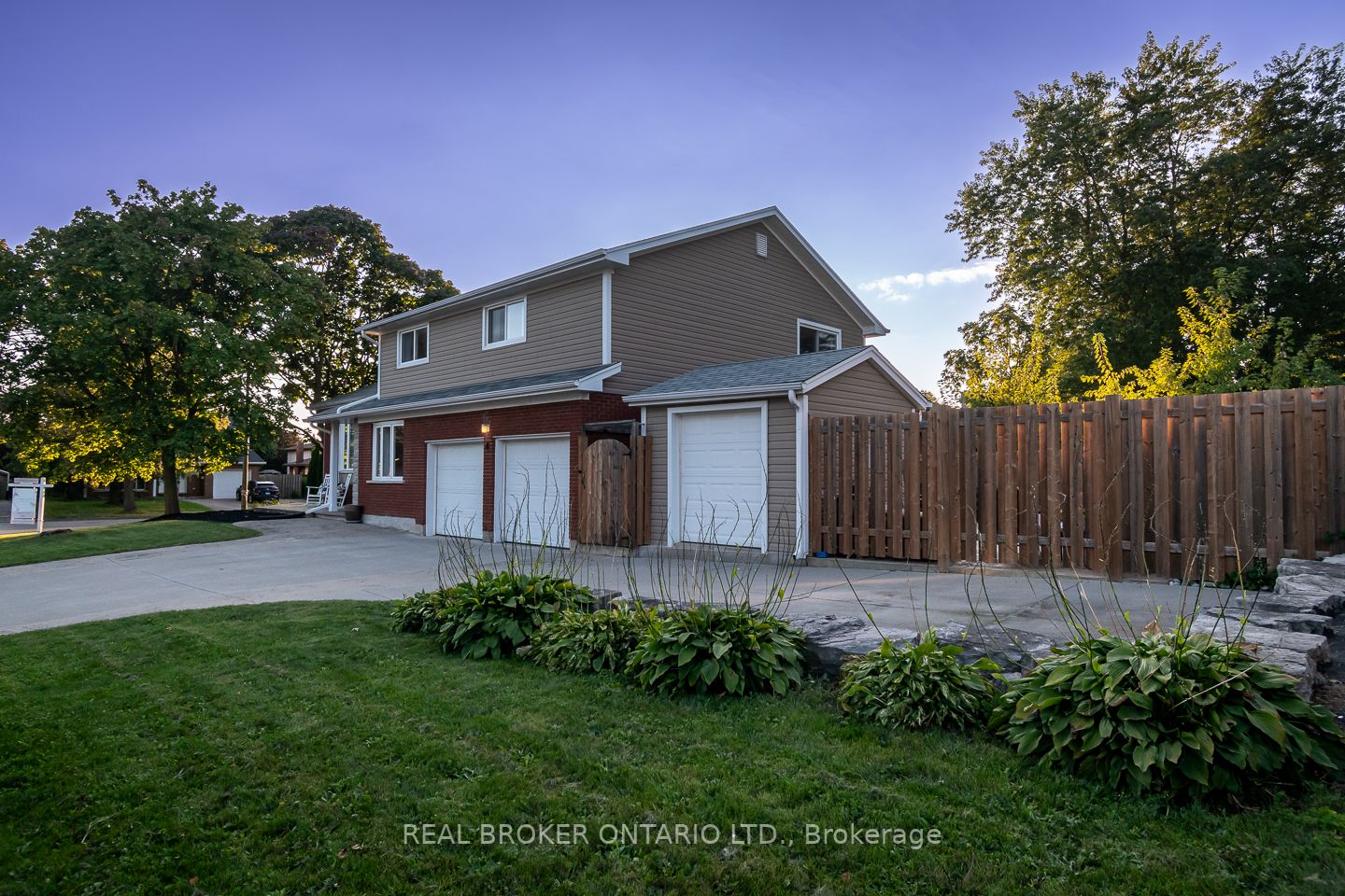 4 Forest Glen Crescent