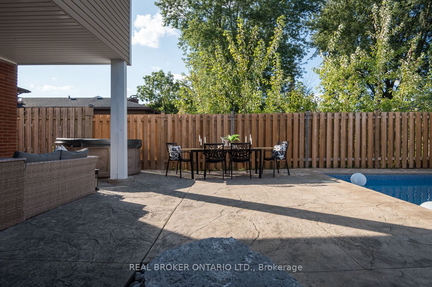 4 Forest Glen Crescent