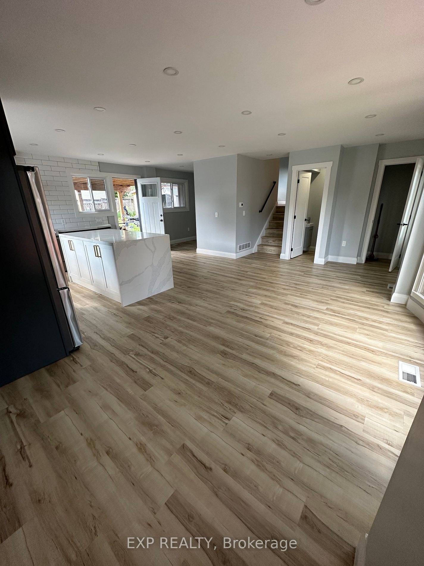 8 Banff Dr, #Mn Flr
