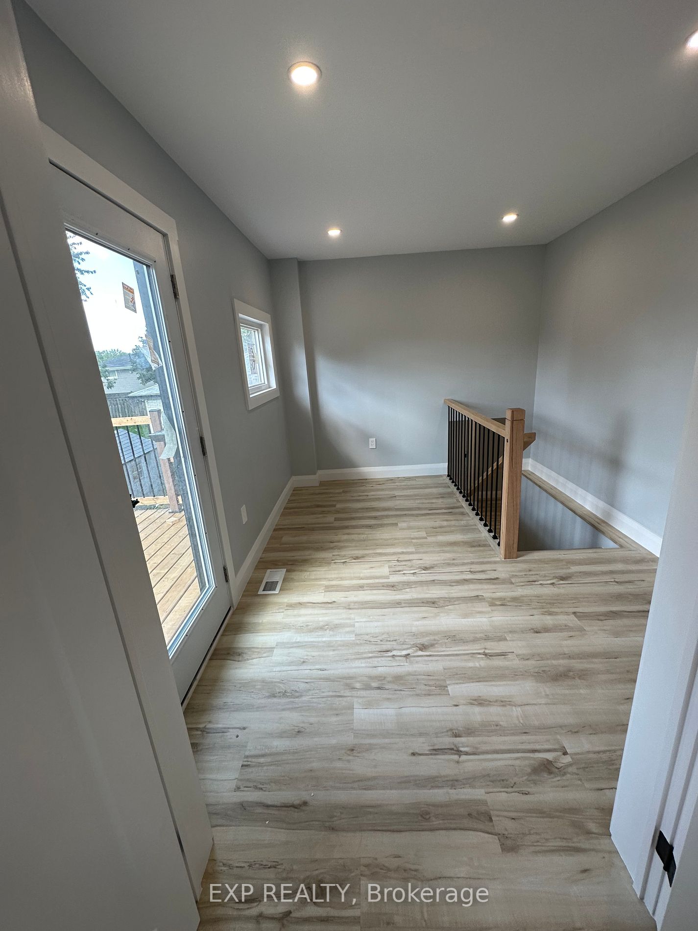 8 Banff Dr, #Mn Flr