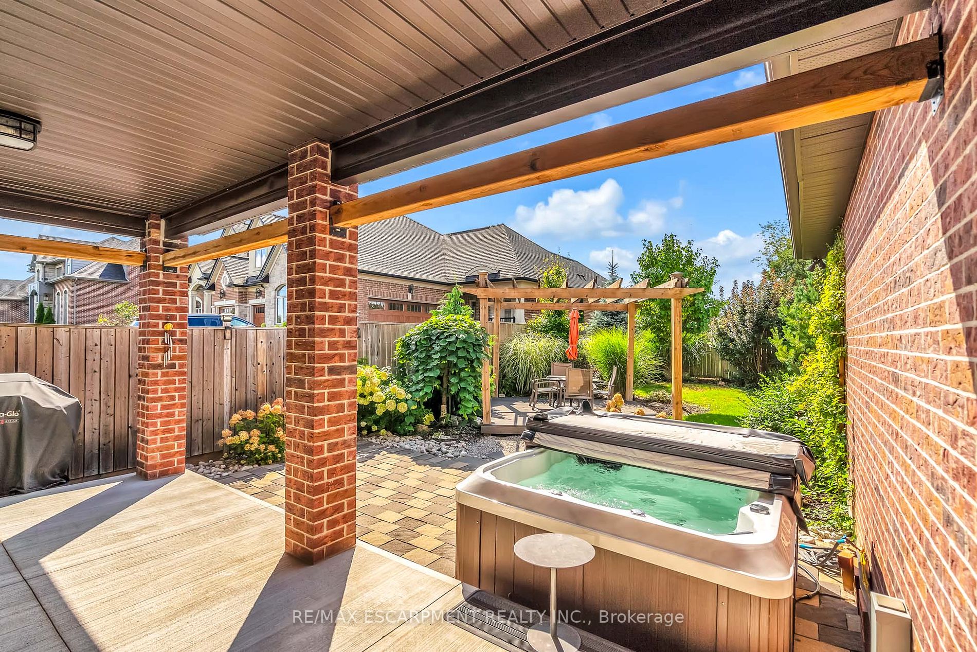 345.5 Highland Rd W