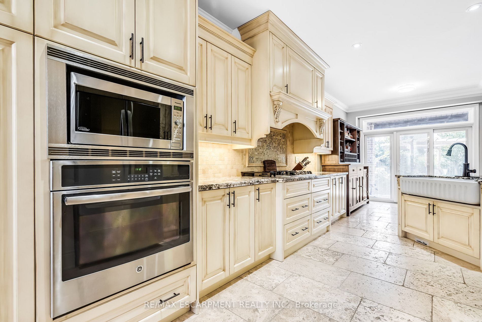 345.5 Highland Rd W
