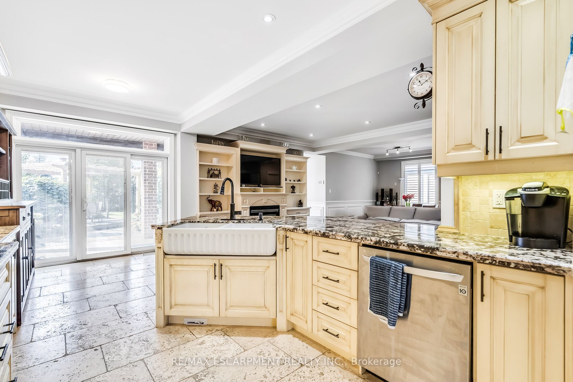 345.5 Highland Rd W