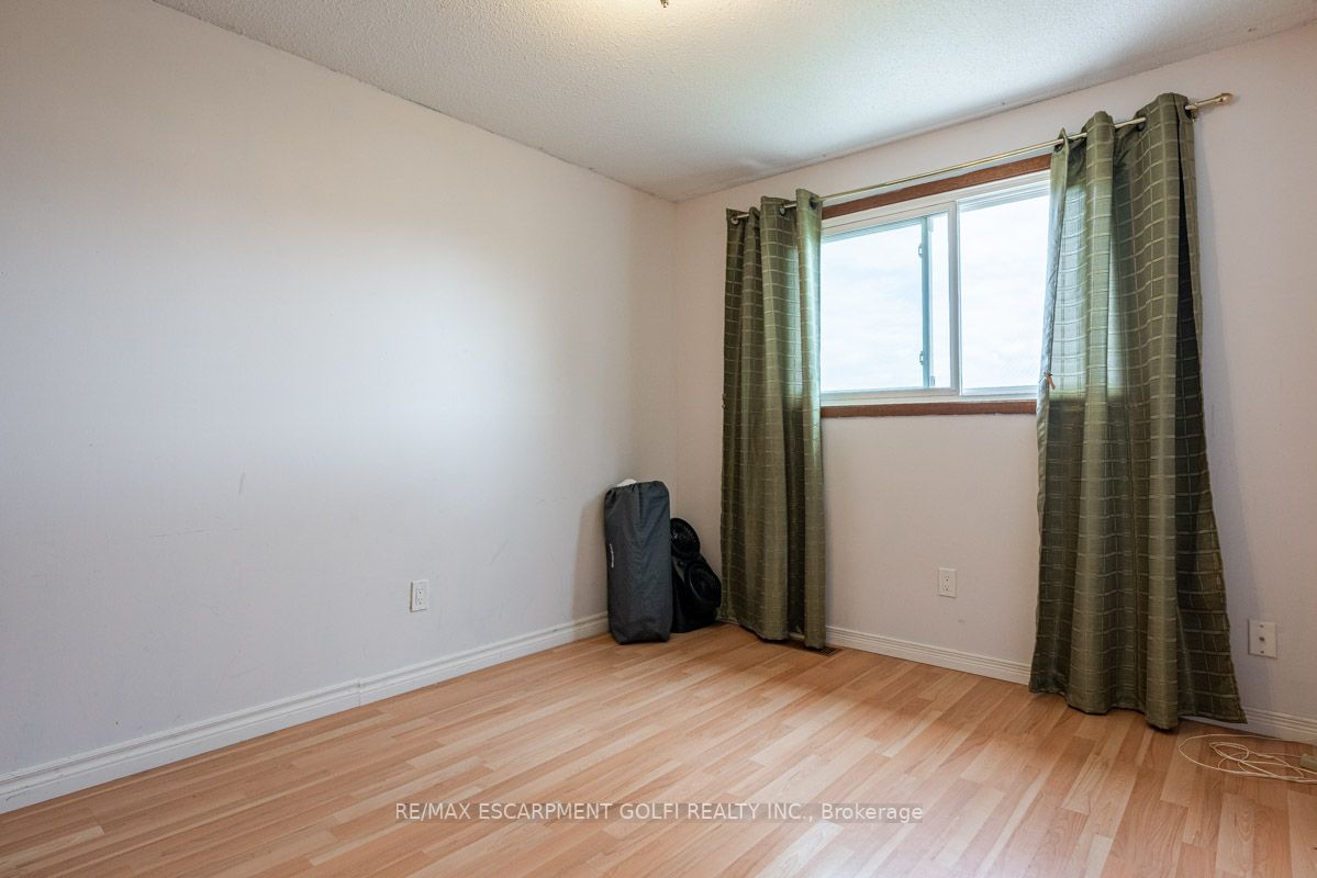 39 Canterbury Dr