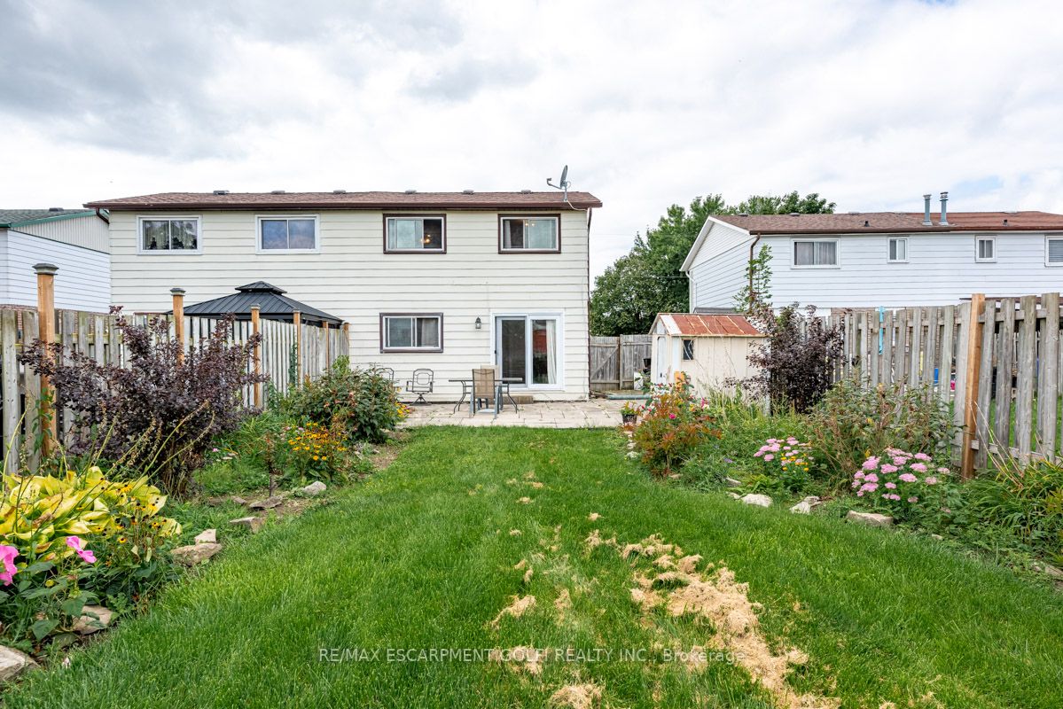 39 Canterbury Dr