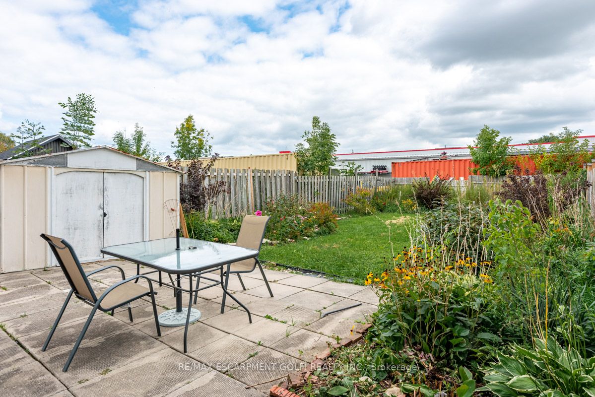 39 Canterbury Dr