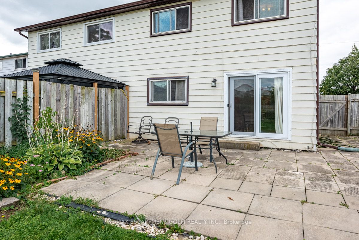 39 Canterbury Dr