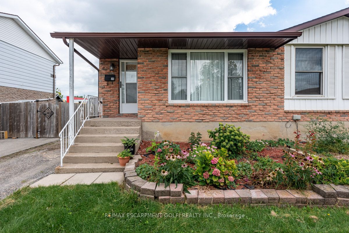 39 Canterbury Dr