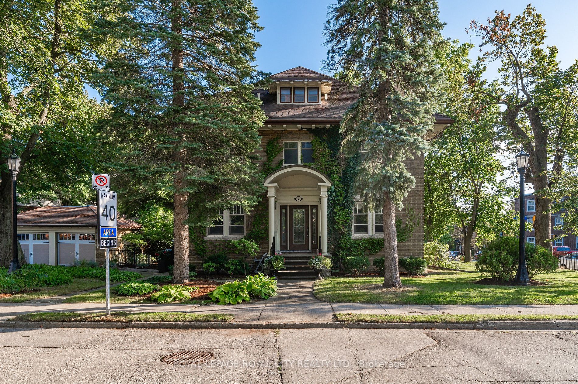 2 Ardmay Cres