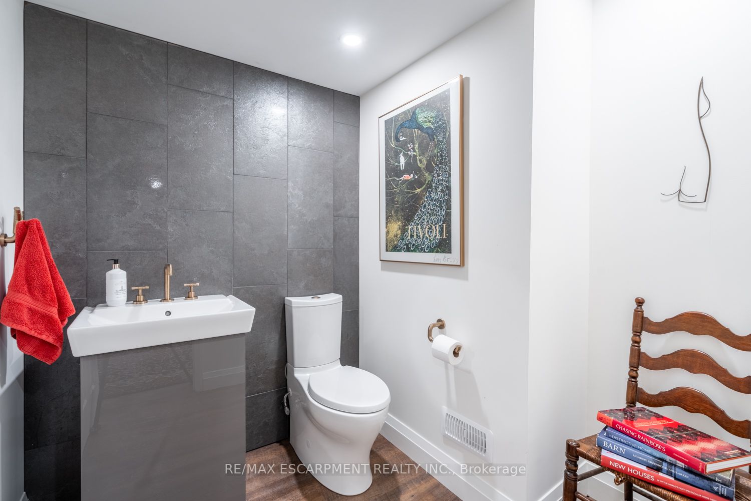 35 Riding Park Pl