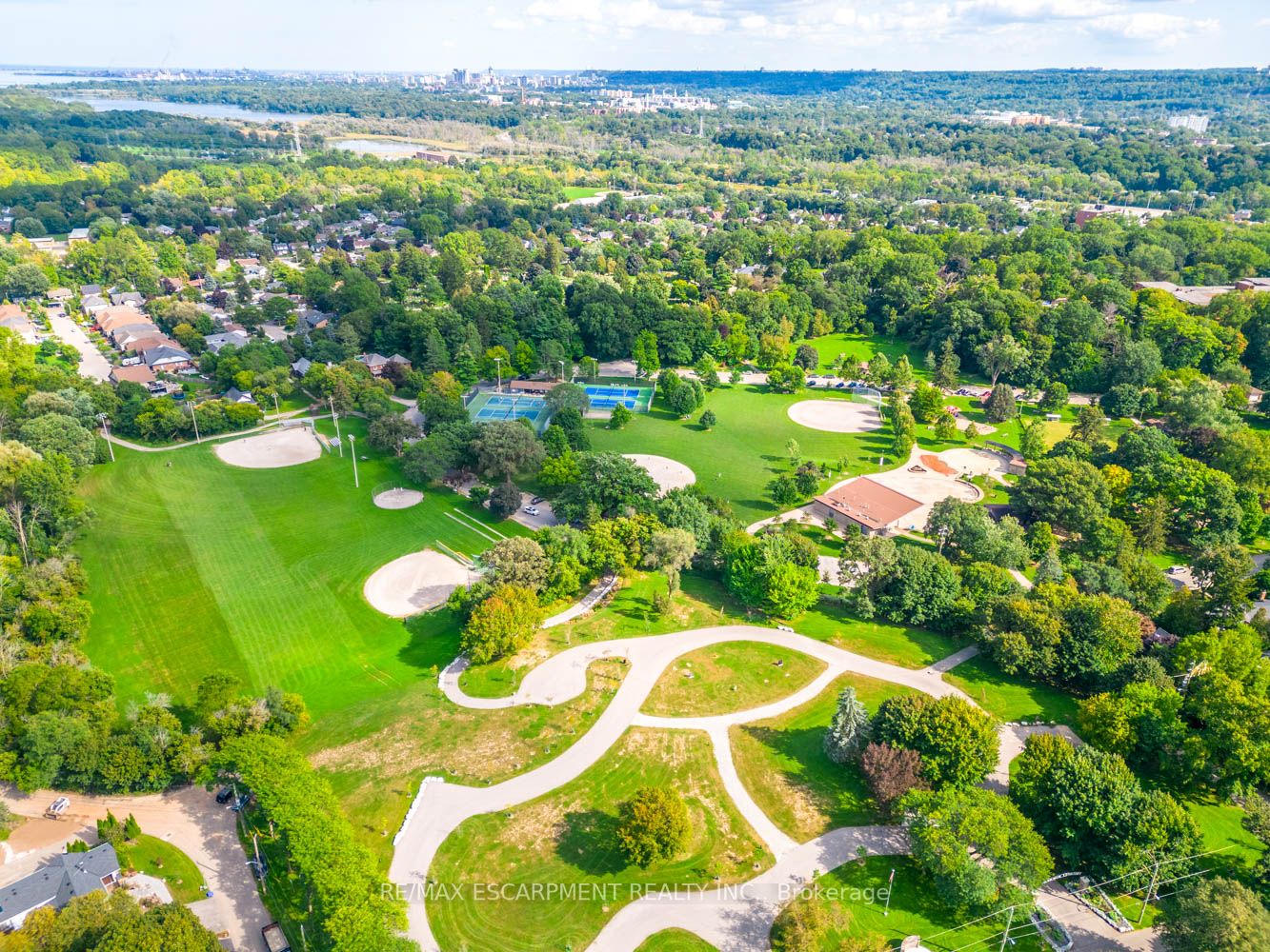 35 Riding Park Pl