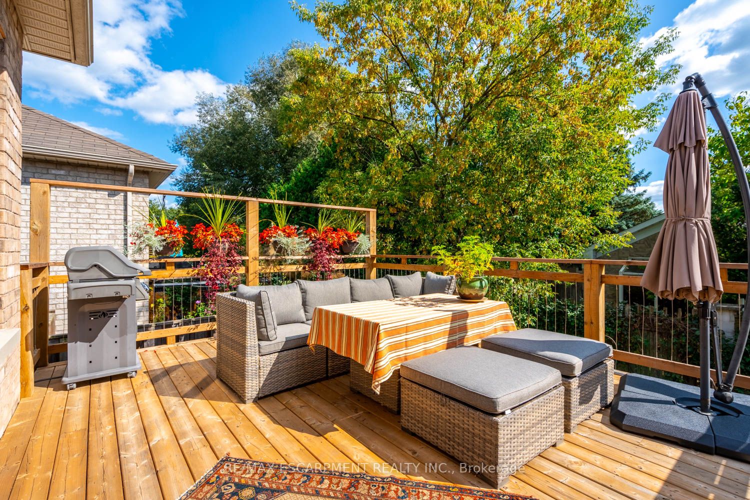 35 Riding Park Pl