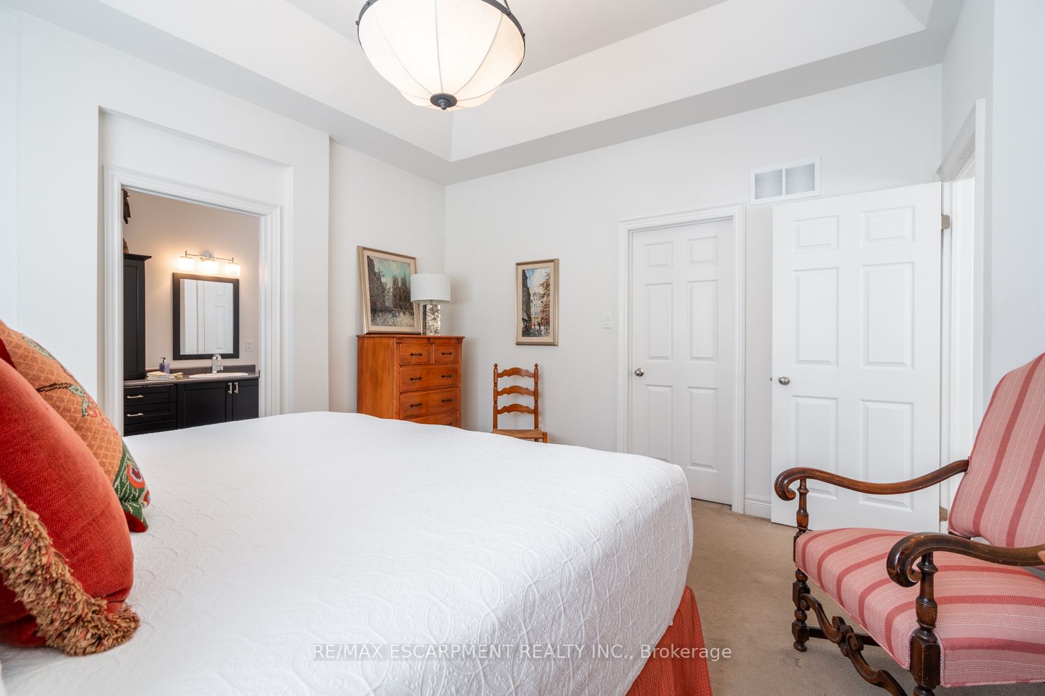 35 Riding Park Pl
