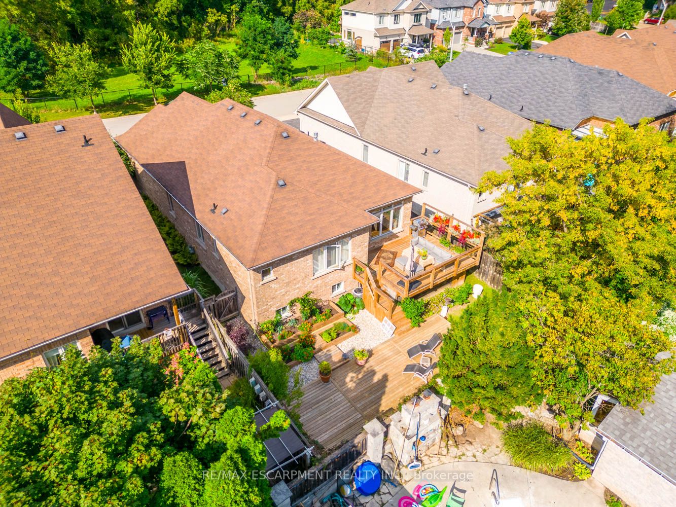 35 Riding Park Pl