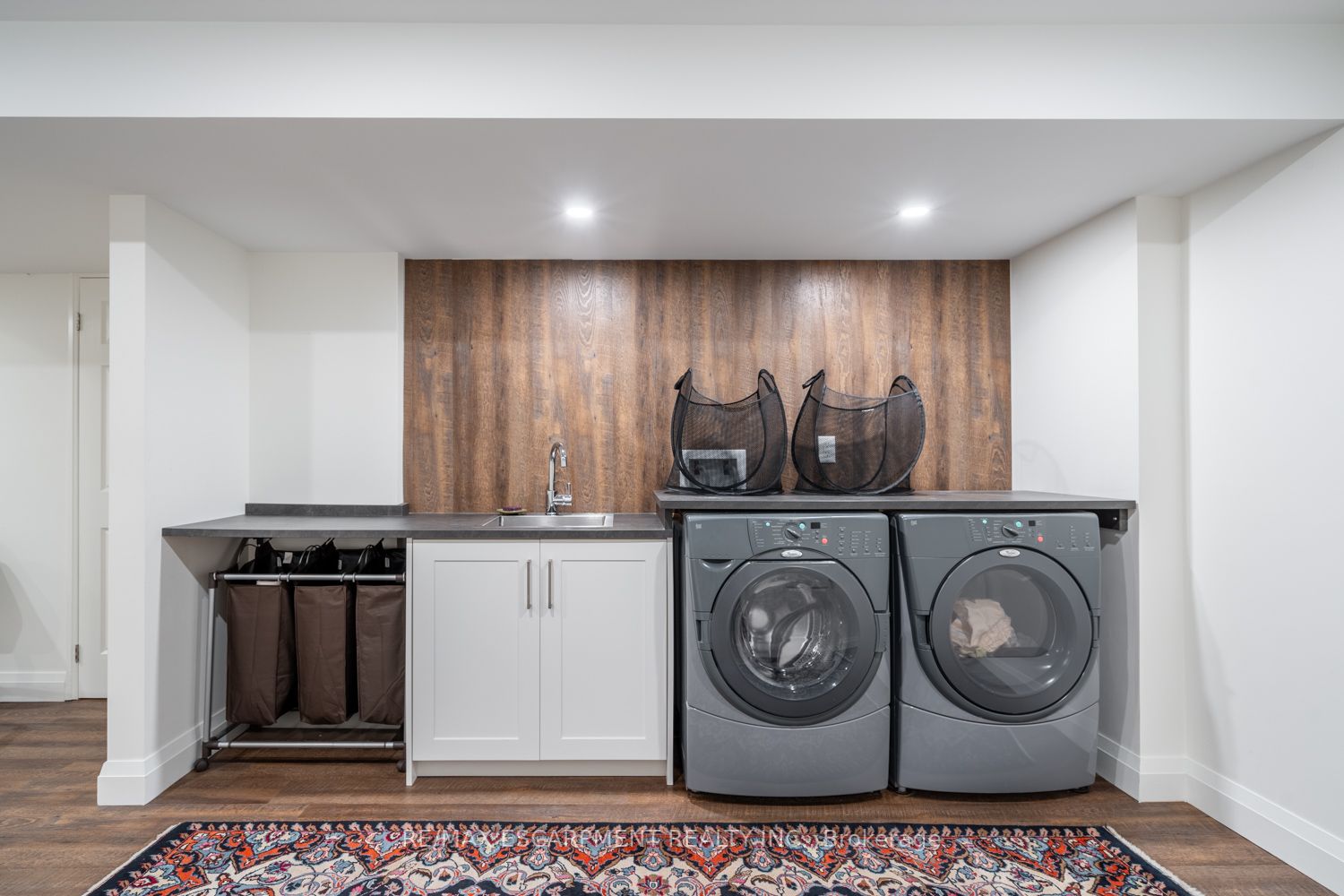 35 Riding Park Pl