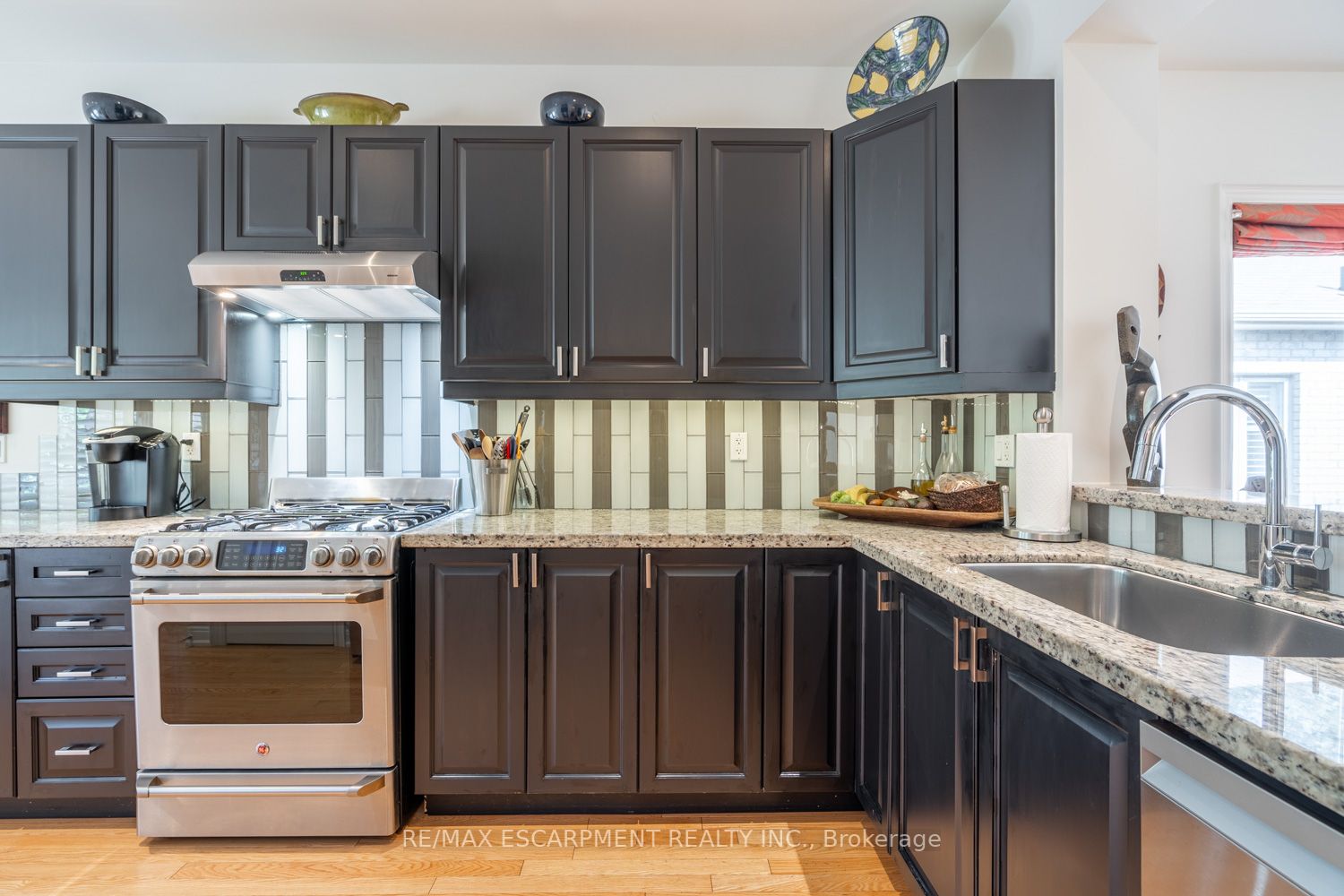 35 Riding Park Pl