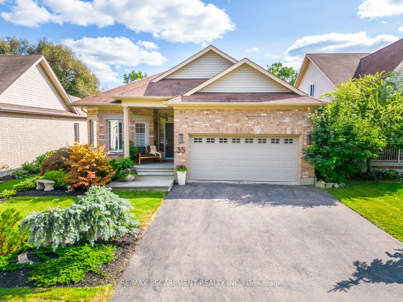 35 Riding Park Pl
