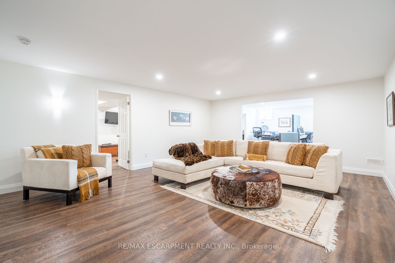 35 Riding Park Pl