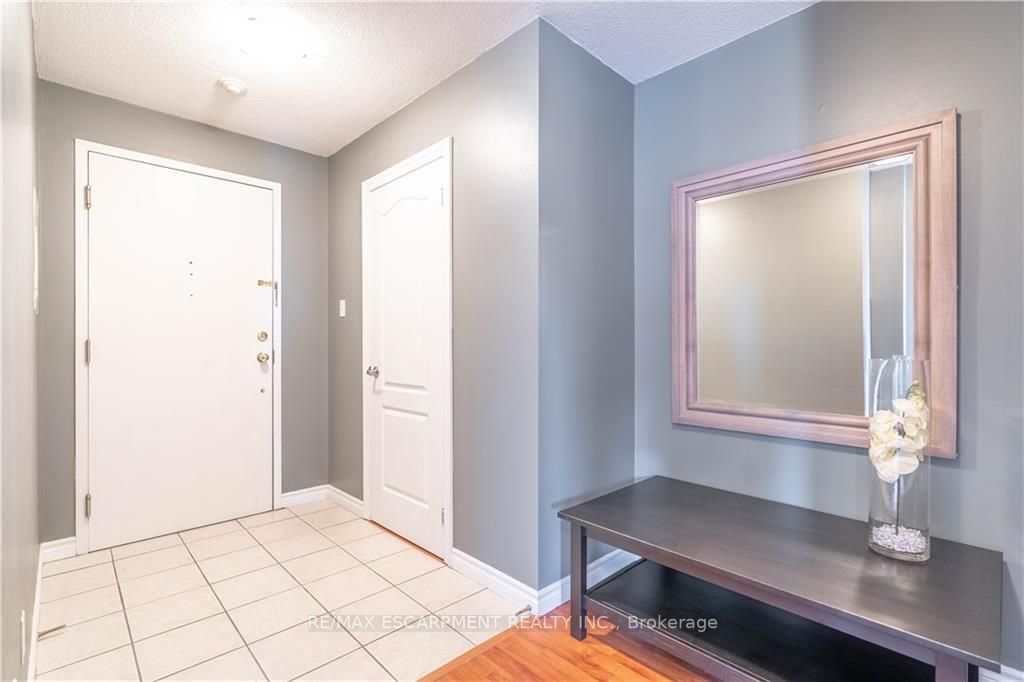 135 James Street S, #701