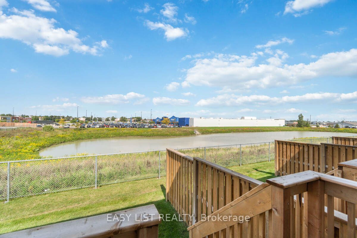 126 Laguna Village Cres