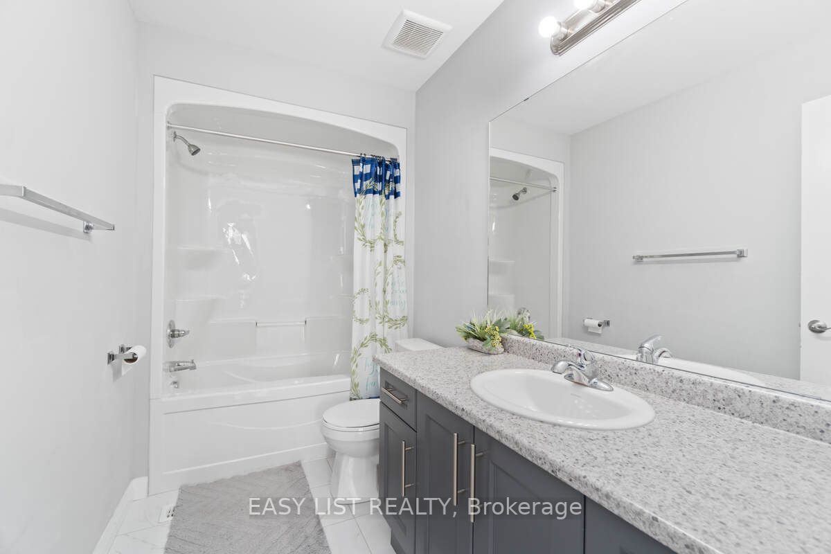 126 Laguna Village Cres