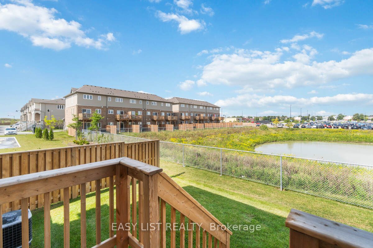 126 Laguna Village Cres