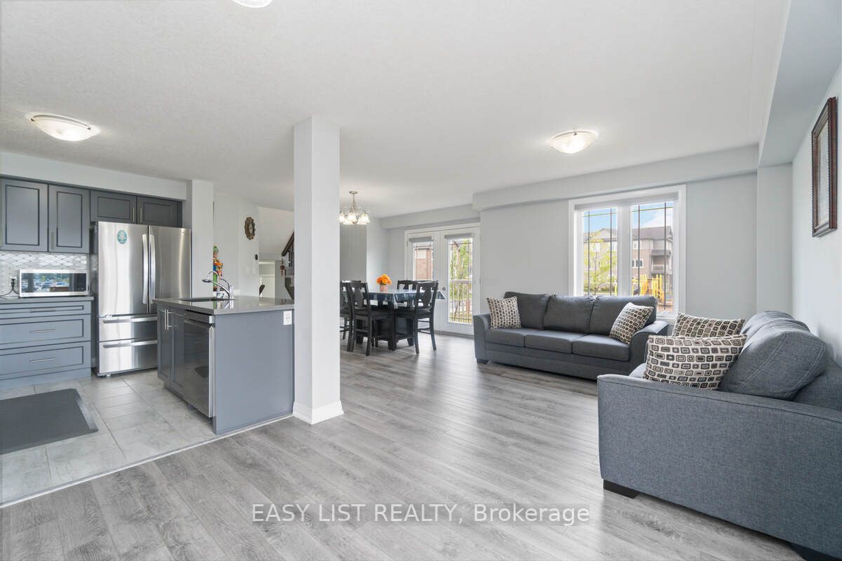 126 Laguna Village Cres