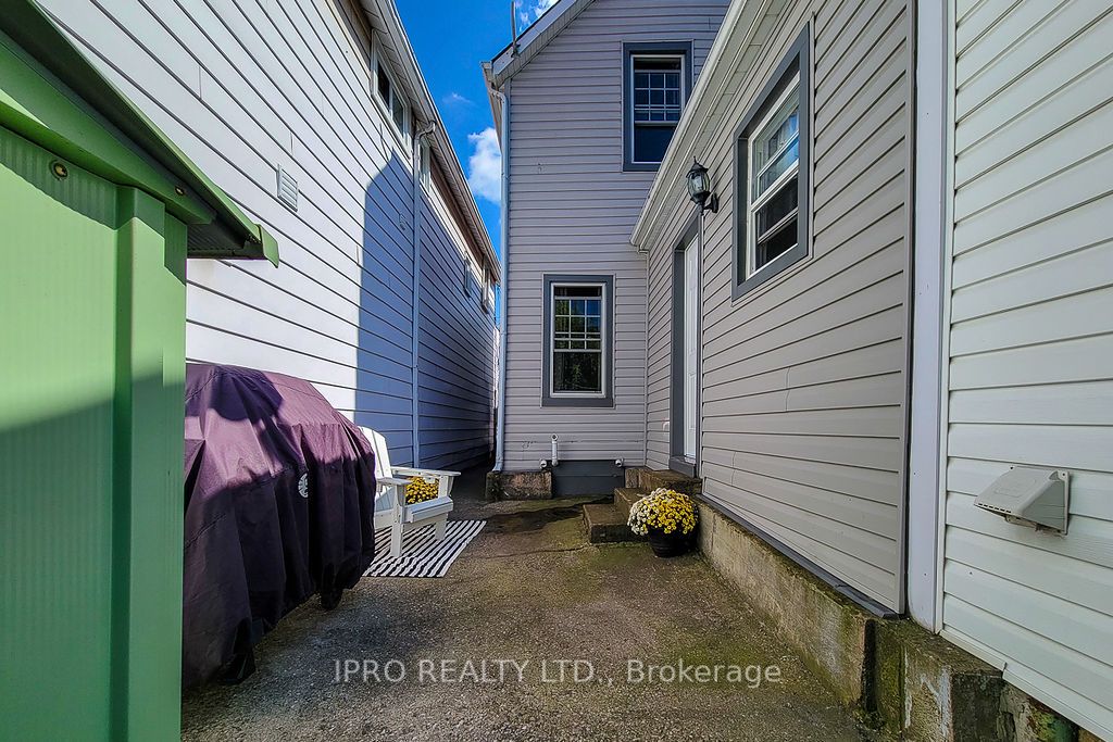 443 Ferguson Ave N