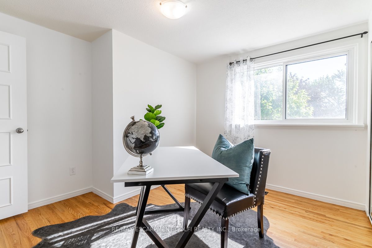 44 Elgar Avenue