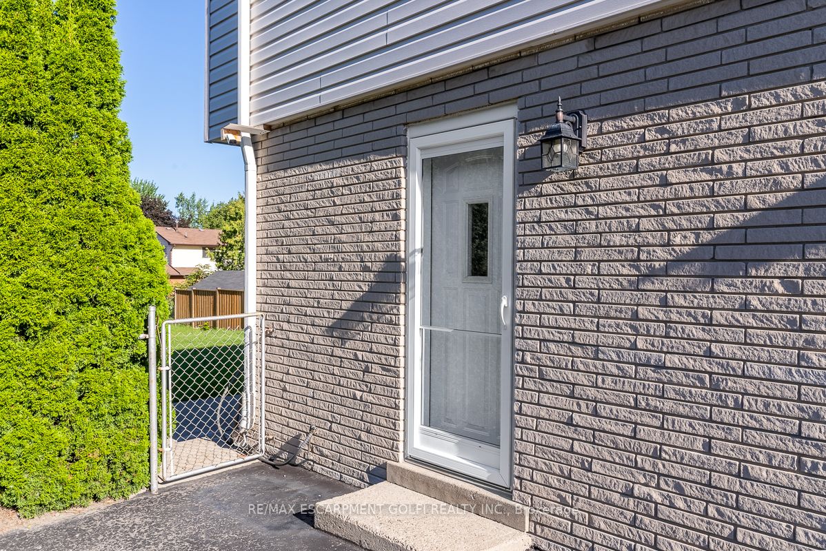 44 Elgar Avenue