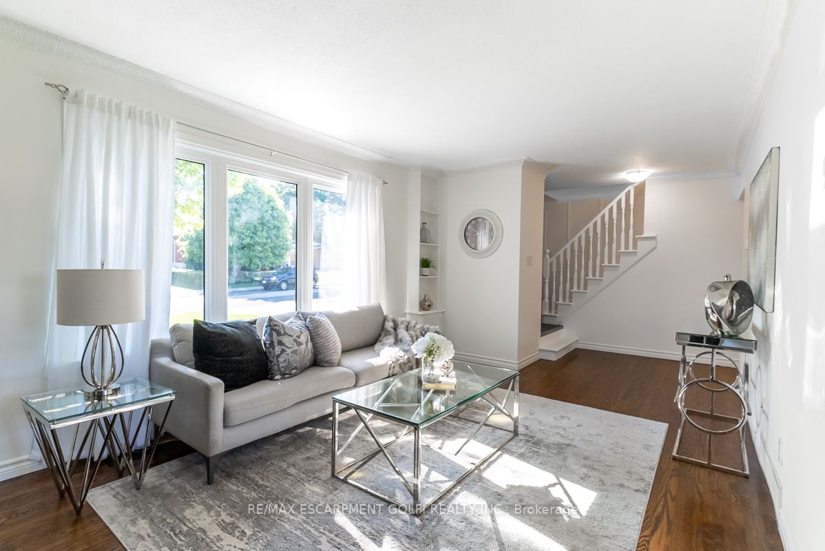44 Elgar Avenue